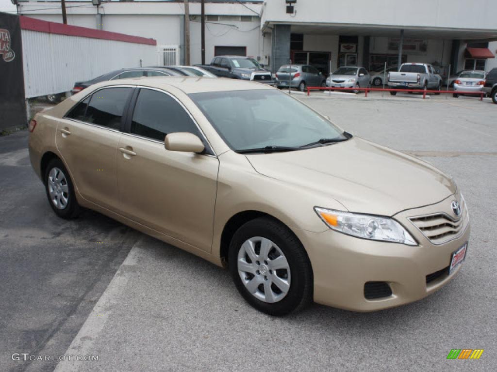 Sandy Beach Metallic 2010 Toyota Camry LE Exterior Photo #48434775