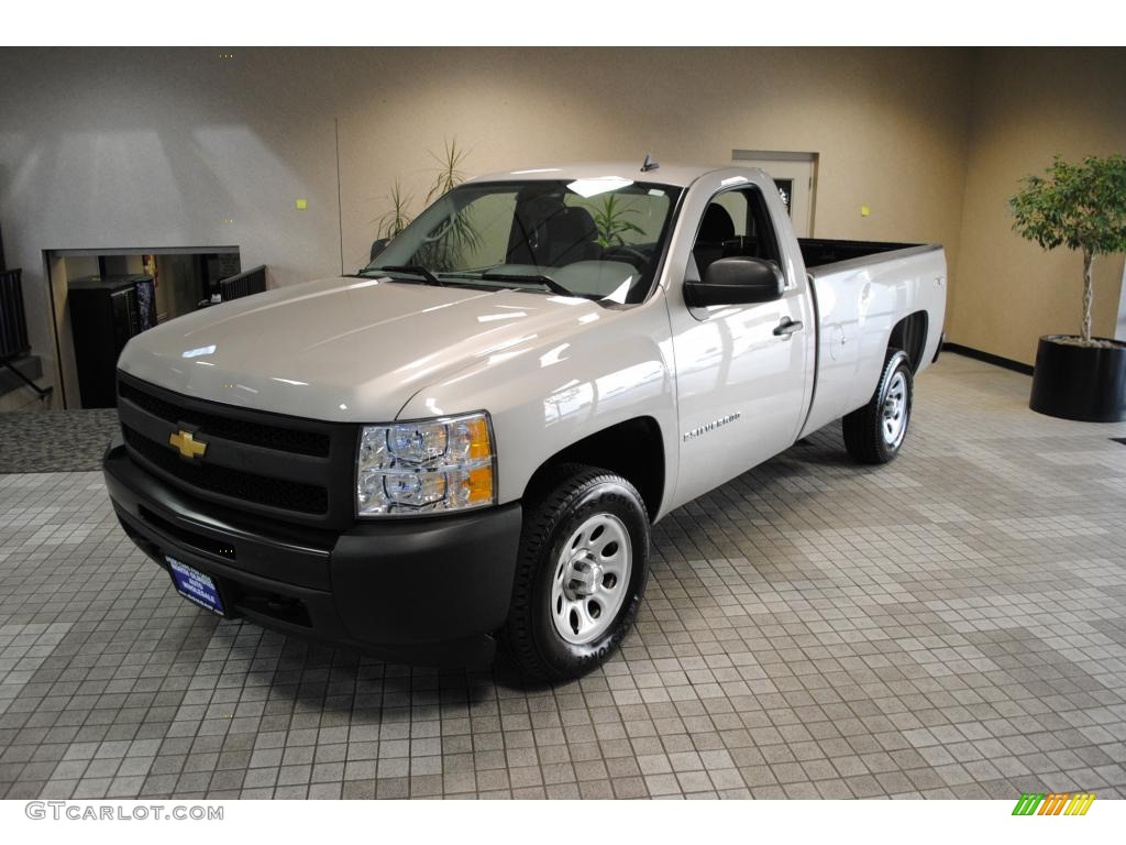 2009 Silverado 1500 Regular Cab 4x4 - Silver Birch Metallic / Dark Titanium photo #3