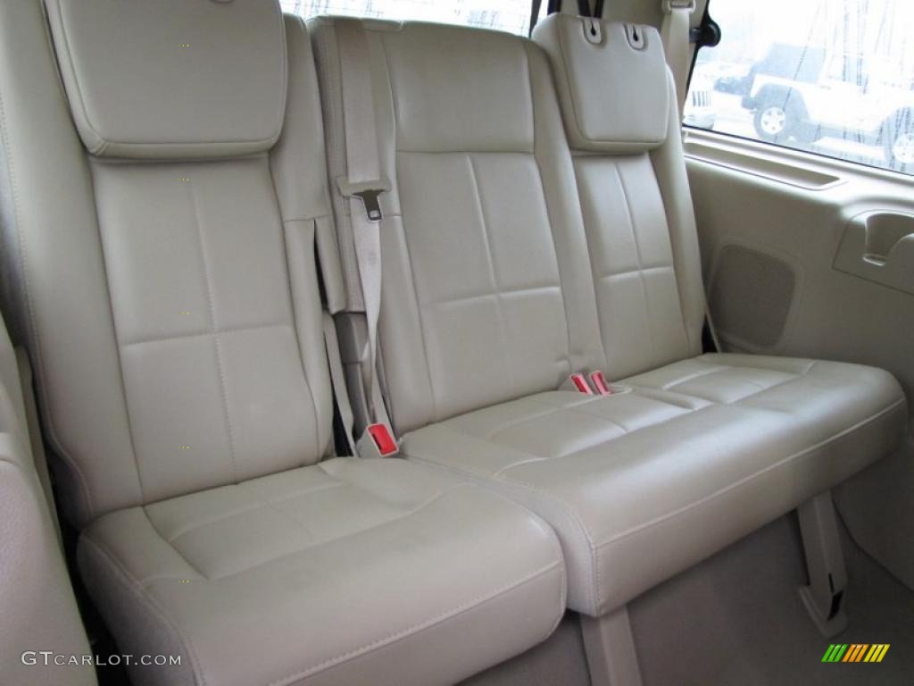 Camel Interior 2007 Lincoln Navigator Ultimate Photo #48436965