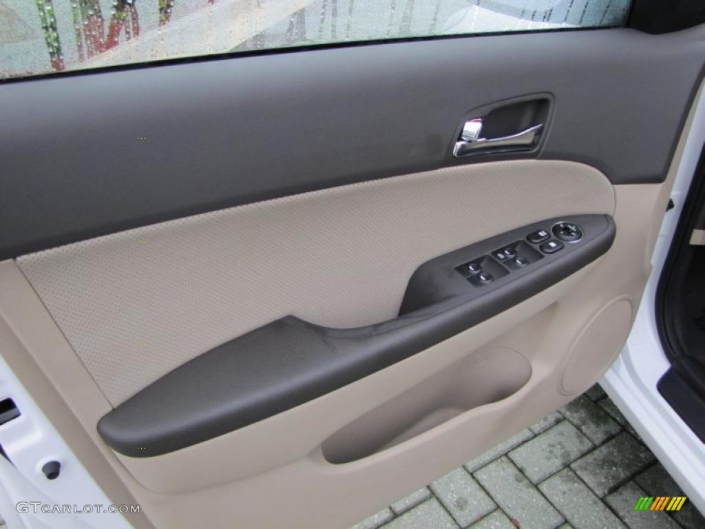 2011 Hyundai Elantra Touring SE Gray Door Panel Photo #48437376