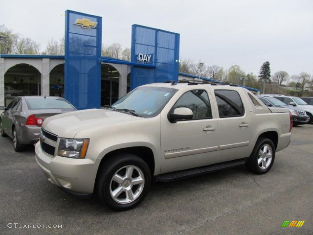 2007 Avalanche LTZ 4WD - Gold Mist Metallic / Ebony/Light Cashmere photo #1