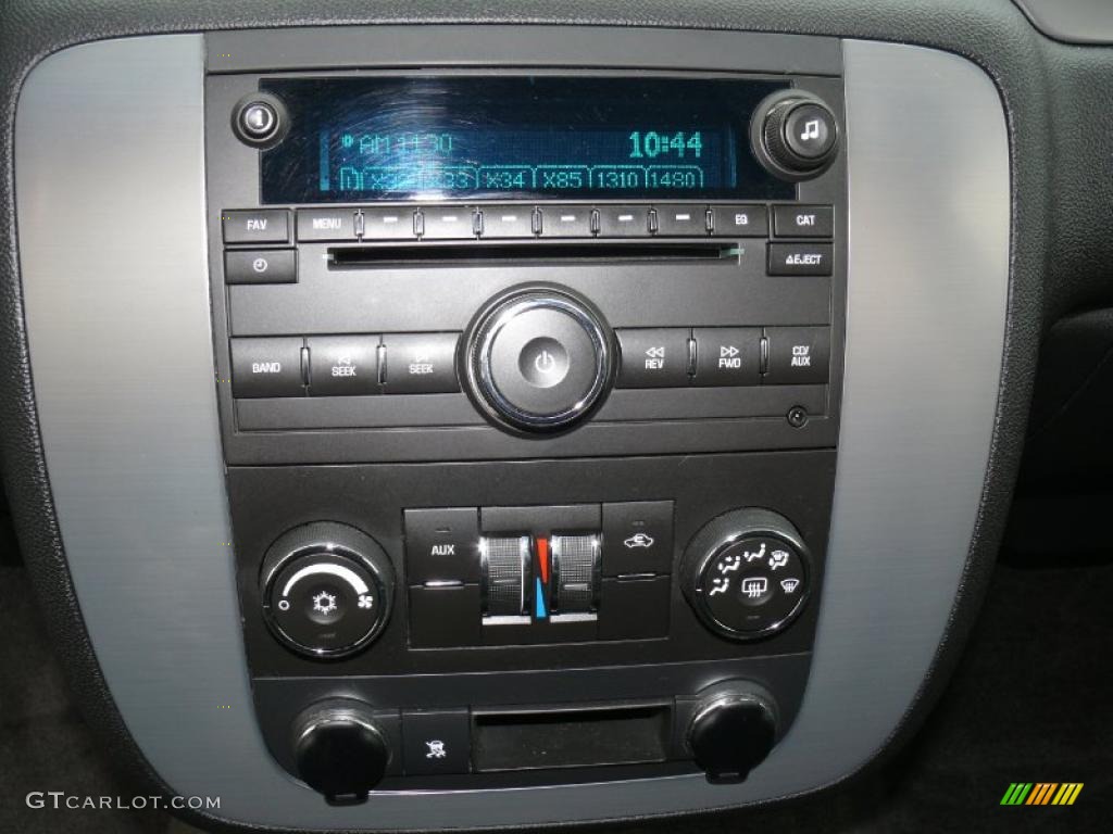 2008 Chevrolet Tahoe LS 4x4 Controls Photo #48440355