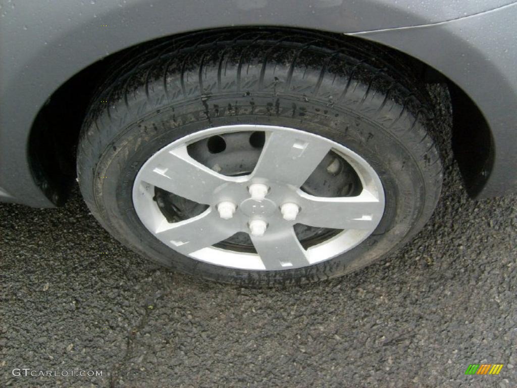 2010 Aveo LT Sedan - Medium Gray / Charcoal photo #9