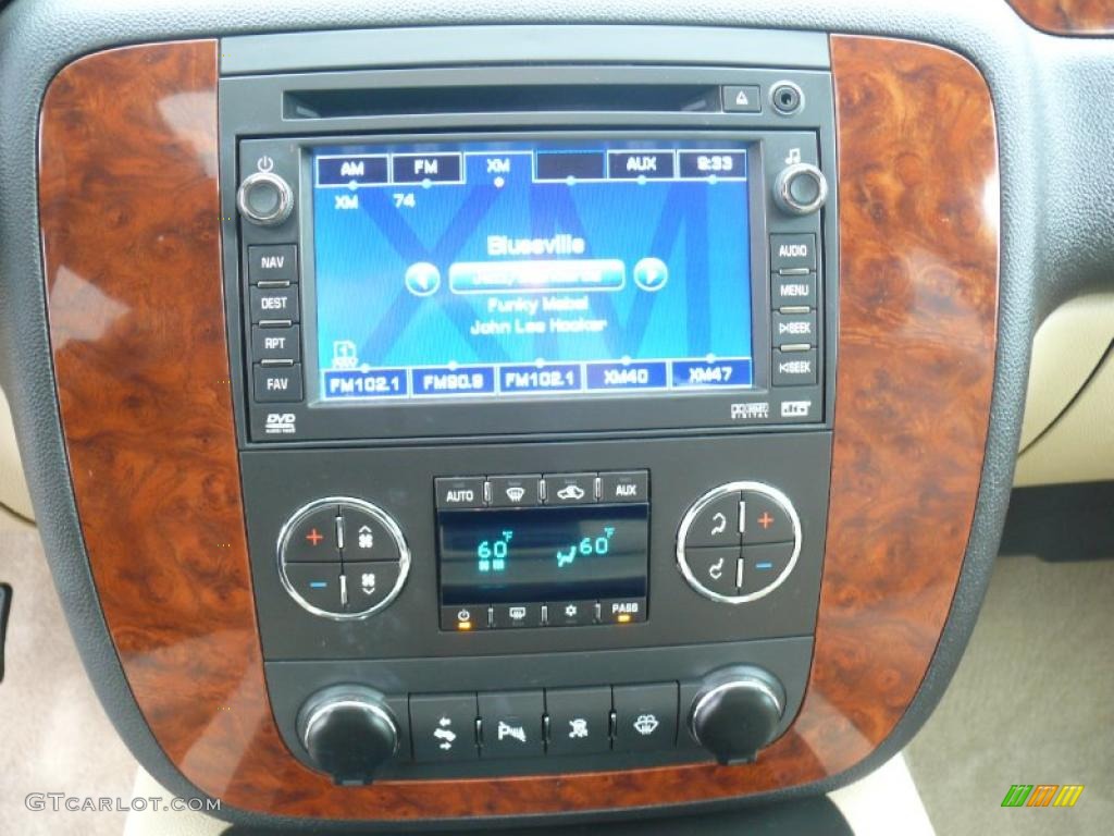 2008 Chevrolet Suburban 1500 LT 4x4 Controls Photo #48441726