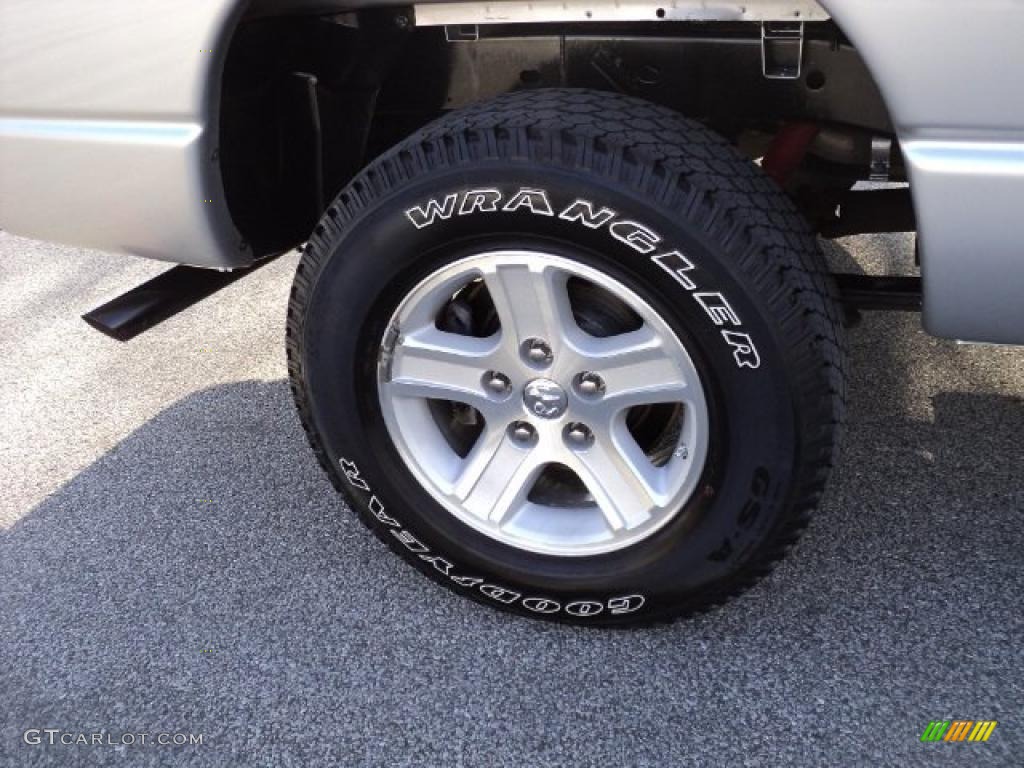 2008 Ram 1500 ST Quad Cab 4x4 - Bright Silver Metallic / Medium Slate Gray photo #19