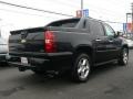 Black - Avalanche LTZ 4x4 Photo No. 4