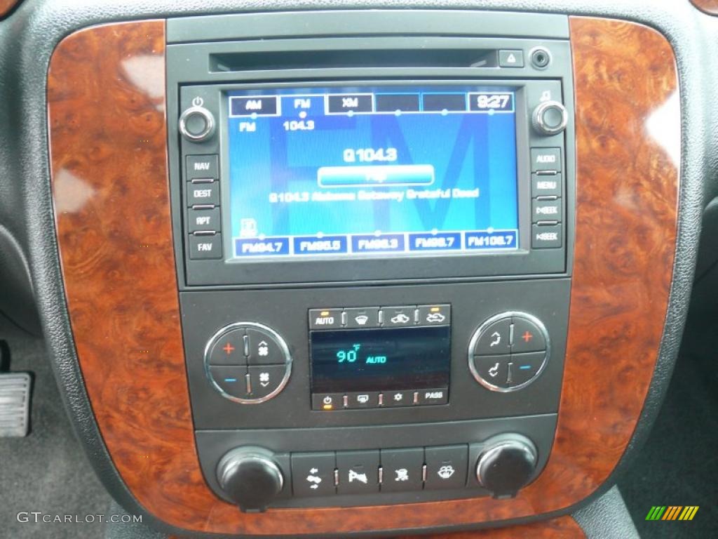 2008 Chevrolet Avalanche LTZ 4x4 Controls Photo #48442179