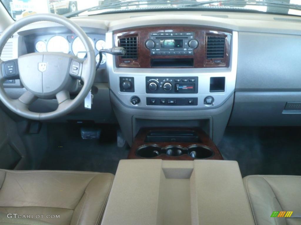 2009 Ram 3500 ST Quad Cab 4x4 Chassis Commercial - Bright White / Khaki photo #19