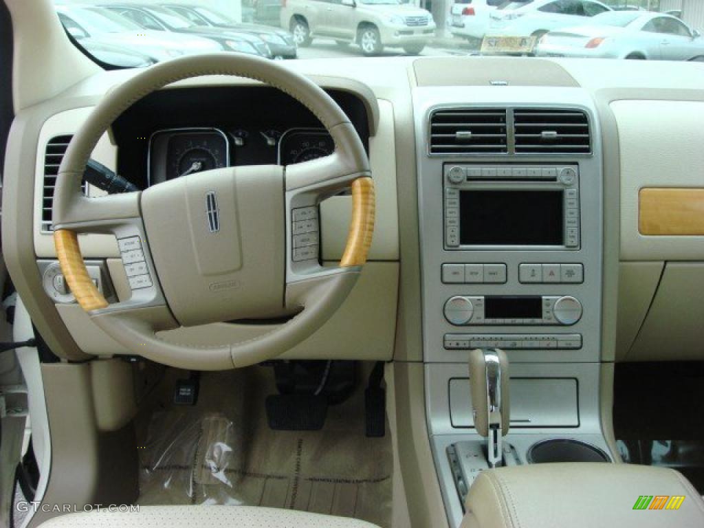 2007 Lincoln MKX Standard MKX Model Medium Camel Dashboard Photo #48443412