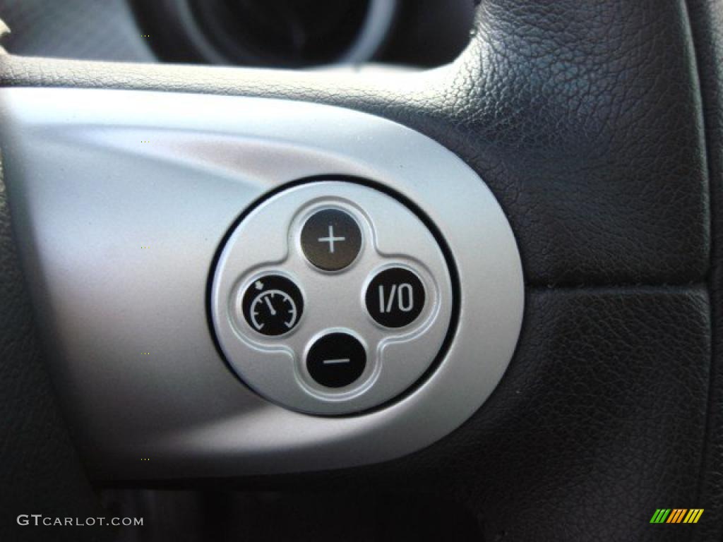2007 Mini Cooper S Hardtop Controls Photo #48445962
