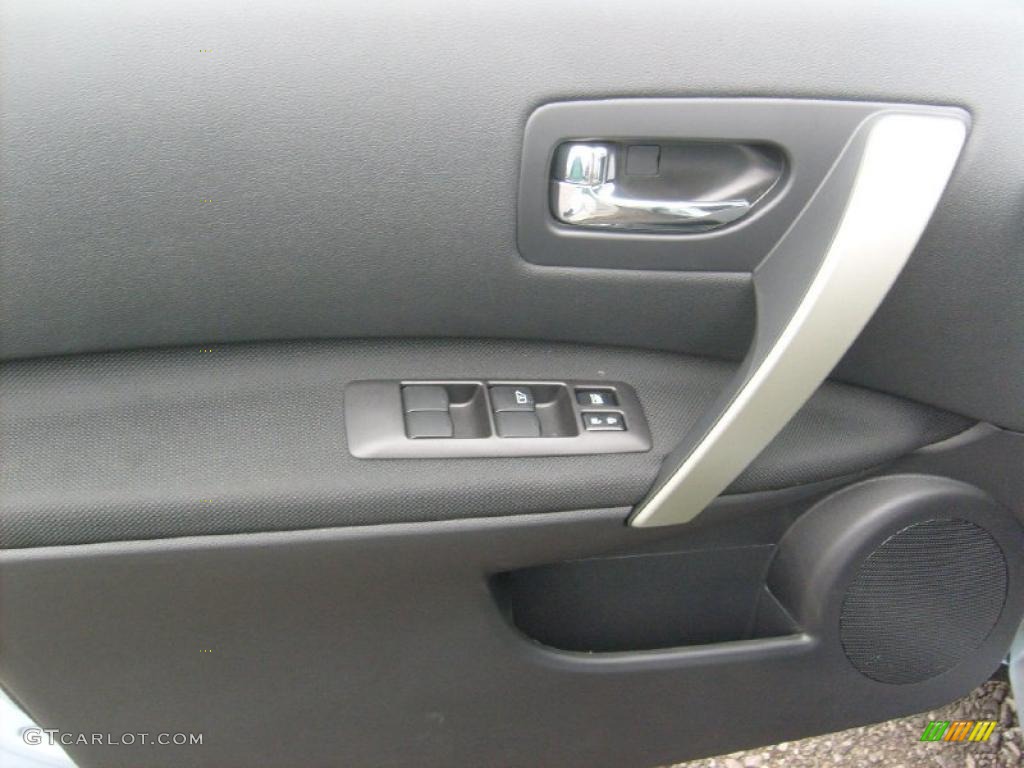 2011 Rogue SV AWD - Frosted Steel Metallic / Black photo #10