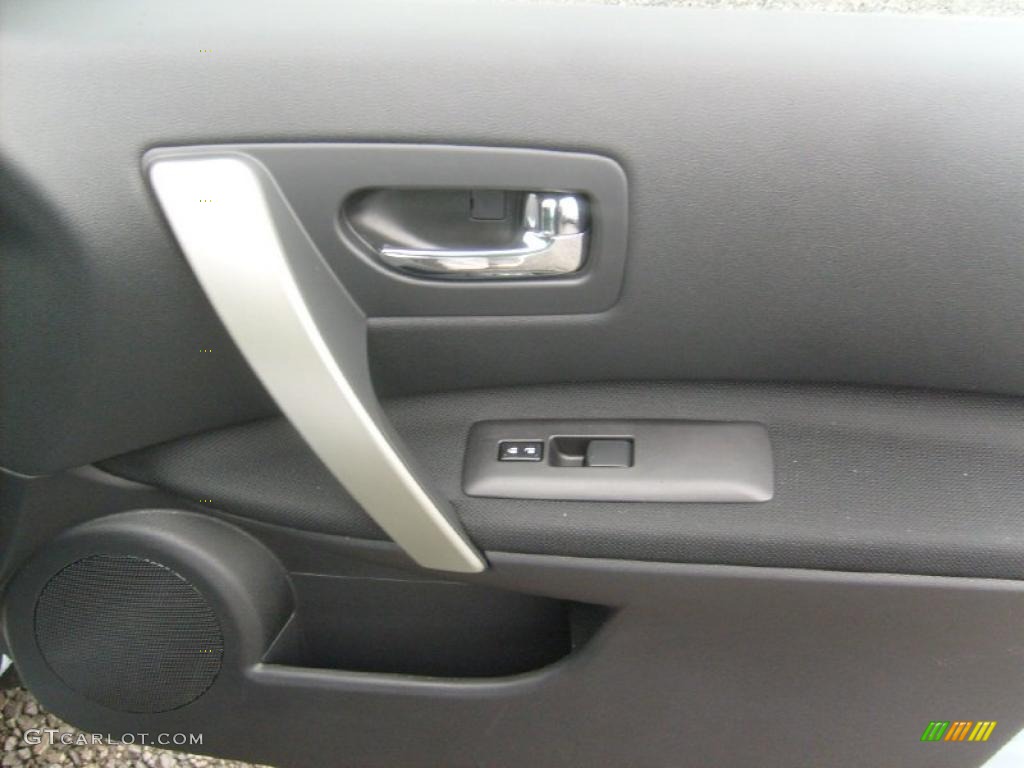 2011 Rogue SV AWD - Frosted Steel Metallic / Black photo #16