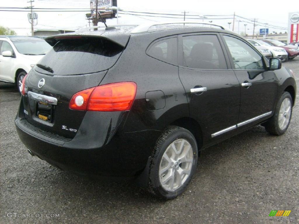 2011 Rogue SL AWD - Wicked Black / Gray photo #4