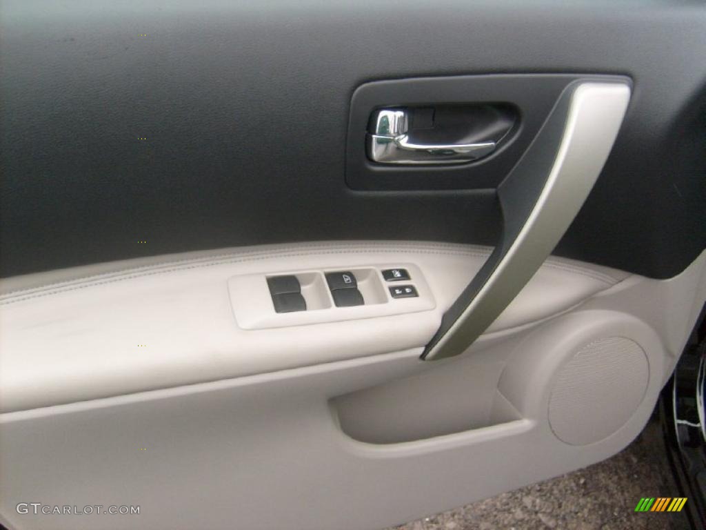 2011 Rogue SL AWD - Wicked Black / Gray photo #11