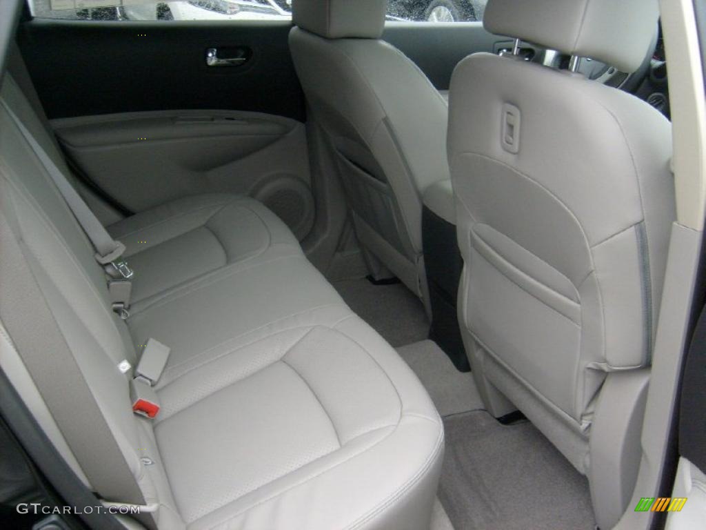 2011 Rogue SL AWD - Wicked Black / Gray photo #15
