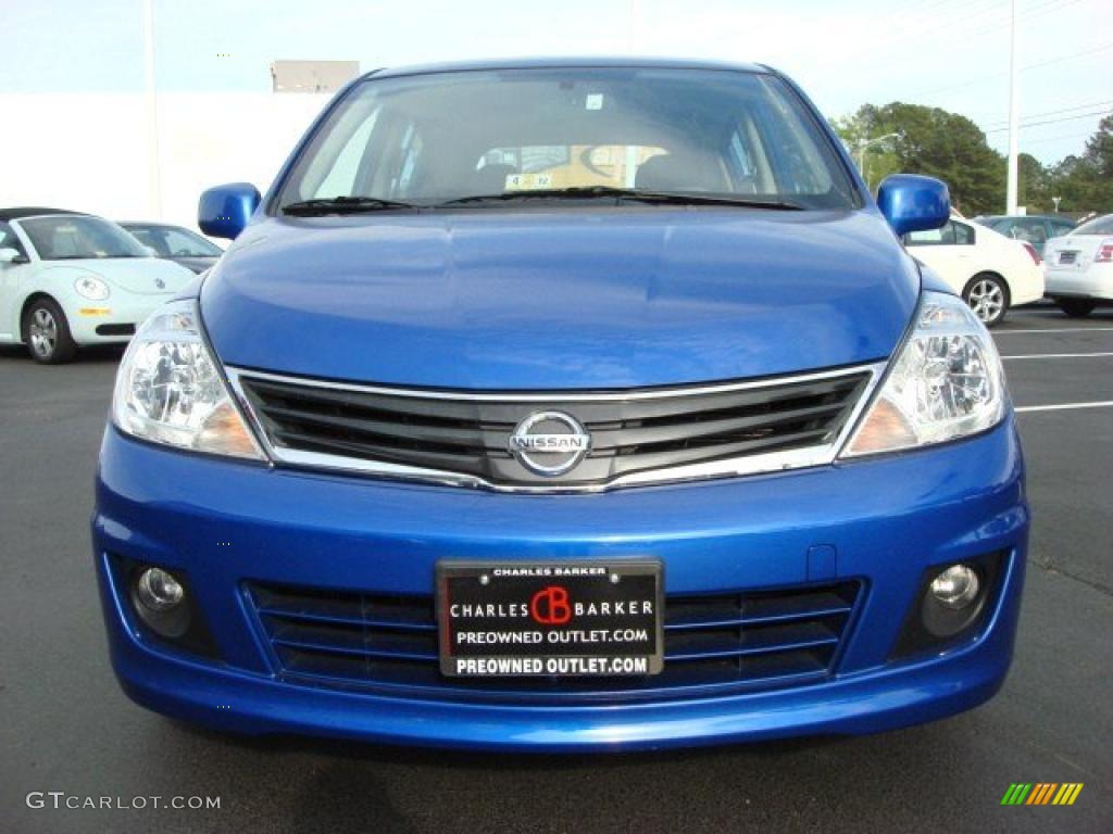 2011 Versa 1.8 SL Hatchback - Metallic Blue / Charcoal photo #7