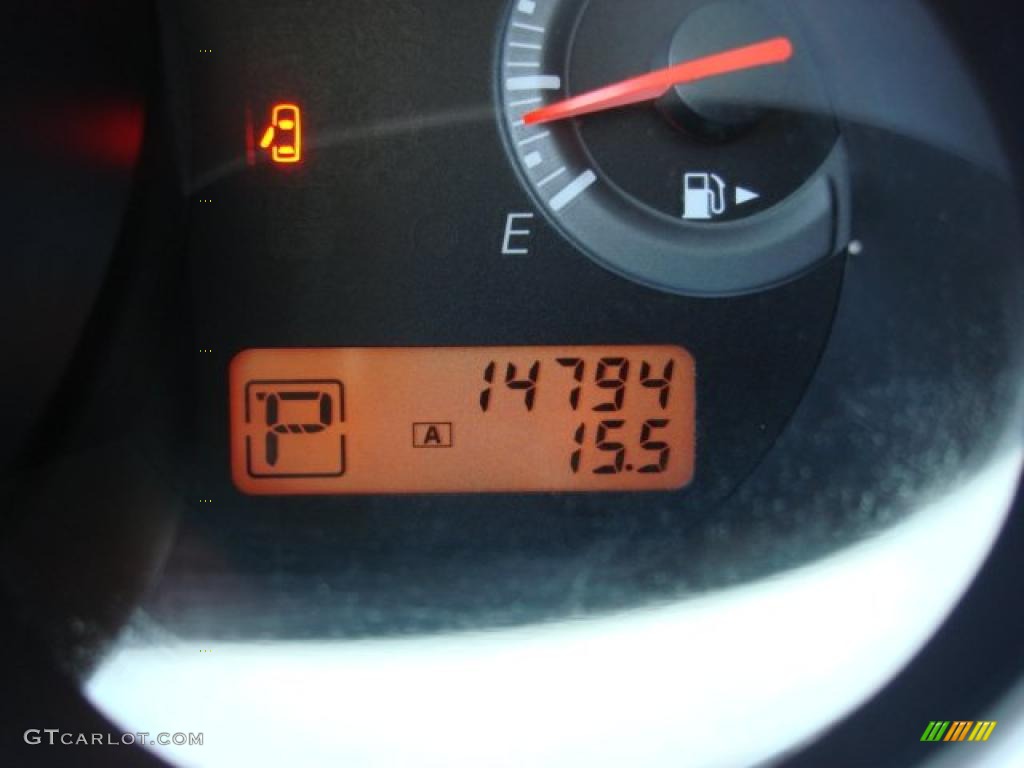 2011 Versa 1.8 SL Hatchback - Metallic Blue / Charcoal photo #16