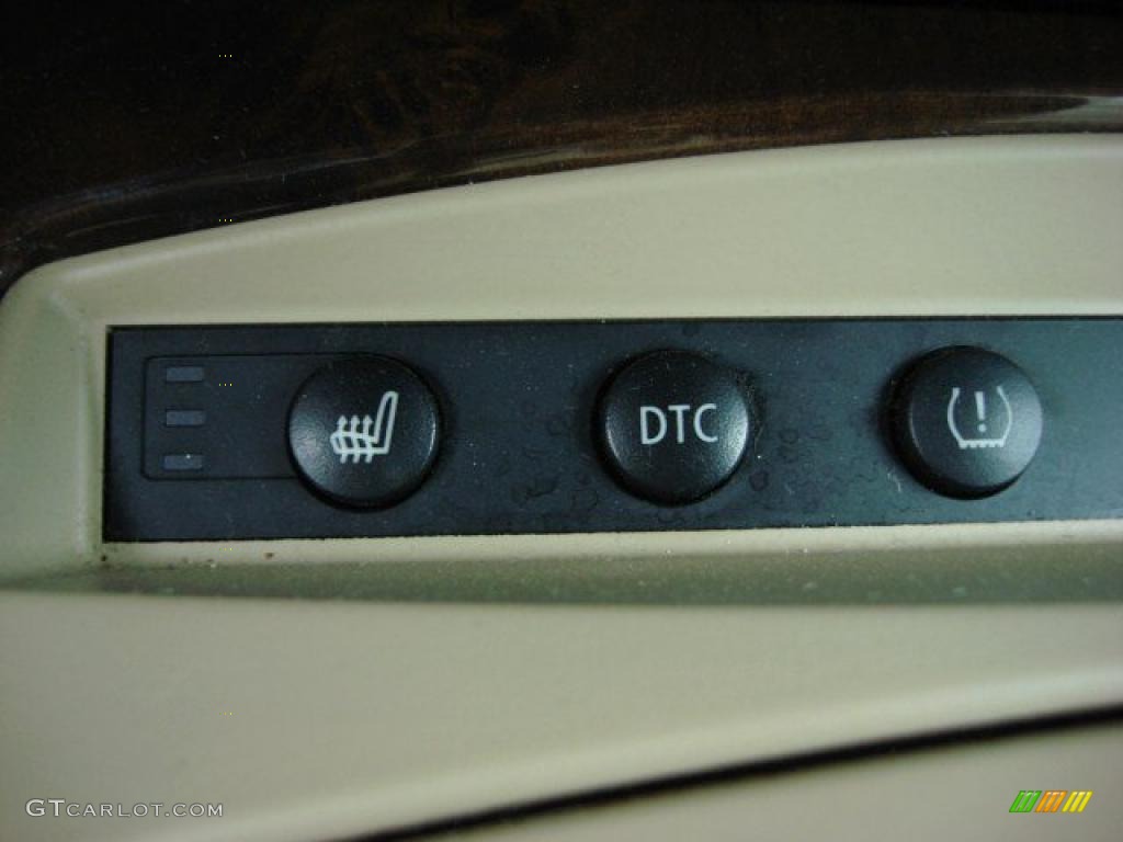 2007 BMW Z4 3.0si Coupe Controls Photo #48449214