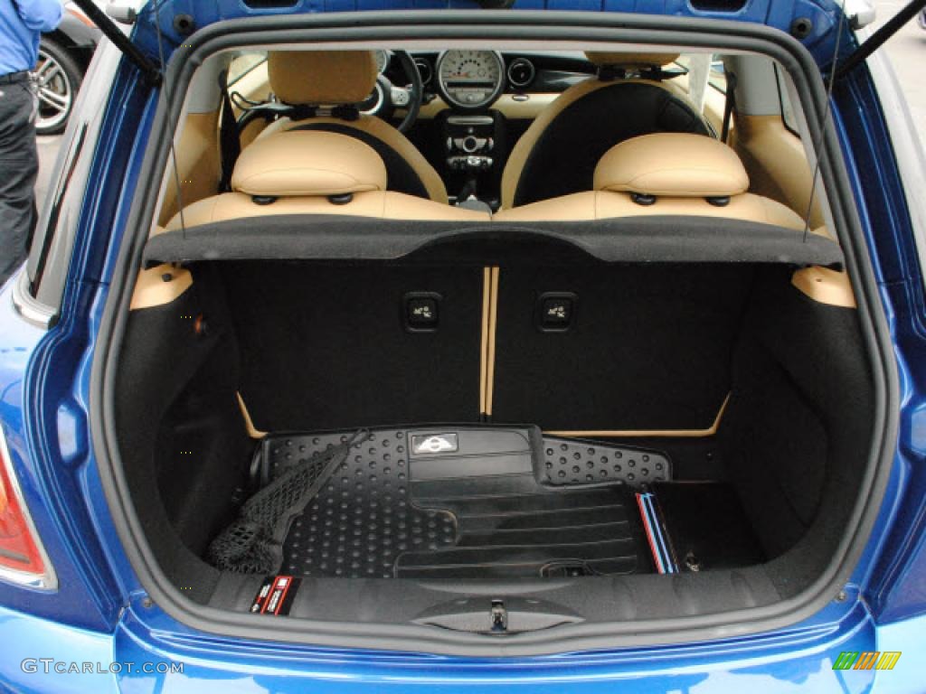 2007 Mini Cooper S Hardtop Trunk Photo #48449691