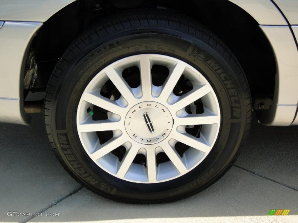 2006 Lincoln Town Car Signature Wheel Photo #48451299