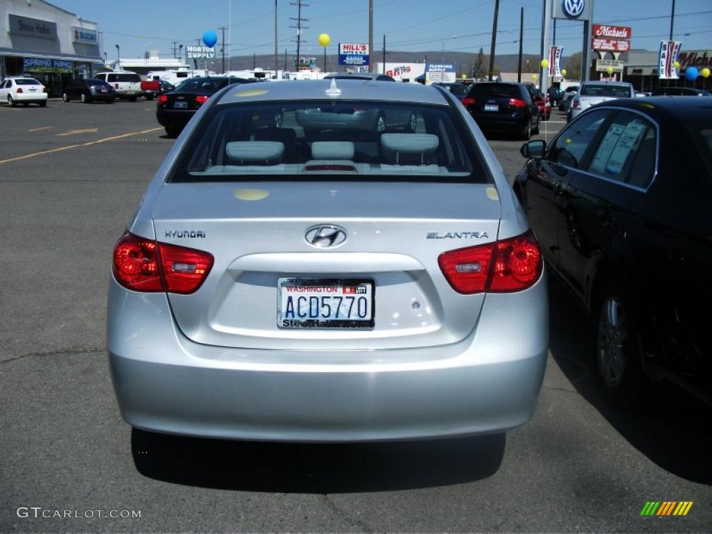 2009 Elantra SE Sedan - Quicksilver / Gray photo #6