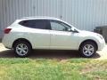 2009 Phantom White Nissan Rogue SL  photo #17