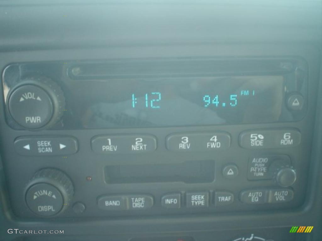 2004 Silverado 1500 LS Crew Cab - Summit White / Tan photo #22