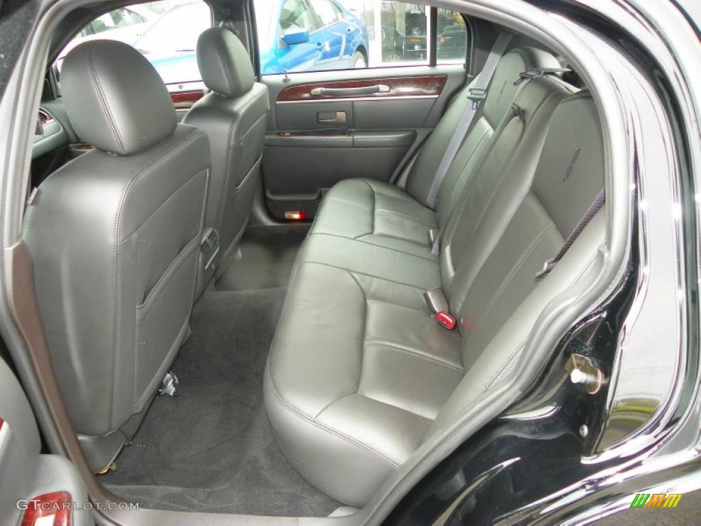Black Interior 2010 Lincoln Town Car Signature Limited Photo #48461820