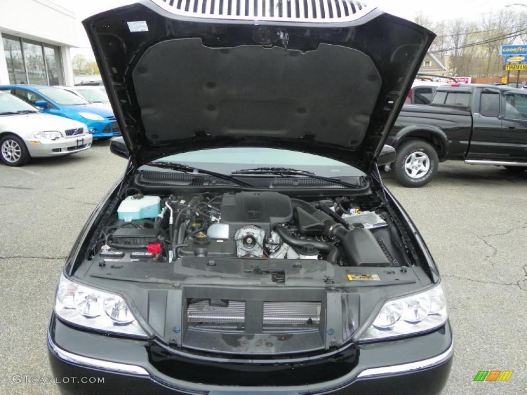 2010 Lincoln Town Car Signature Limited 4.6 Liter Flex-Fuel SOHC 16-Valve V8 Engine Photo #48461868