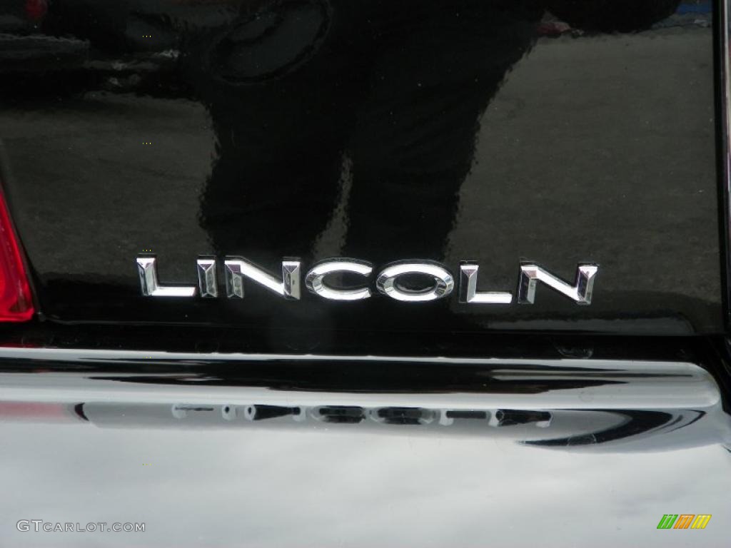 2010 Lincoln Town Car Signature Limited Marks and Logos Photo #48461895
