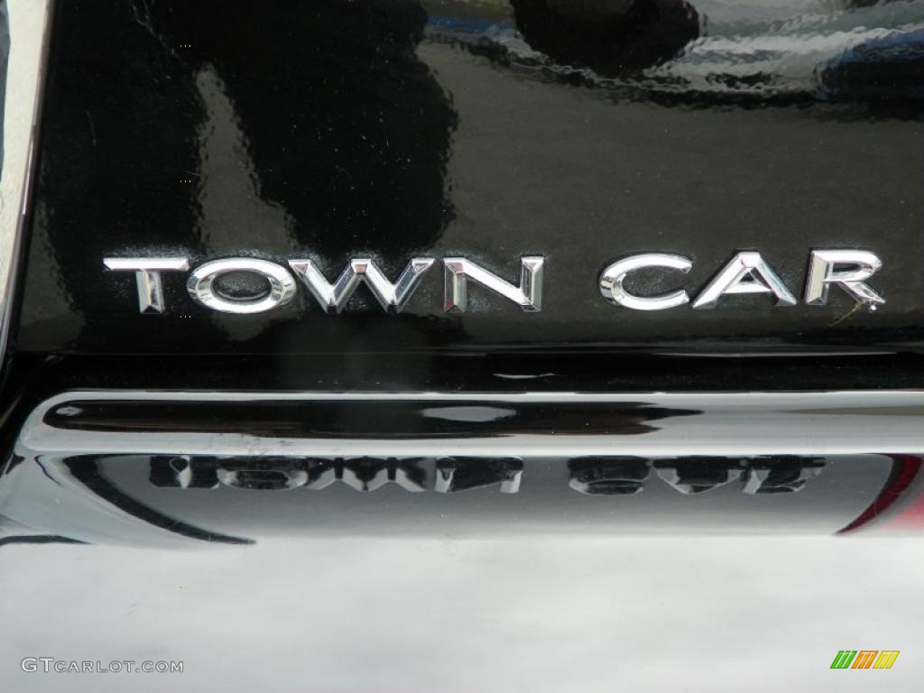 2010 Lincoln Town Car Signature Limited Marks and Logos Photo #48461907