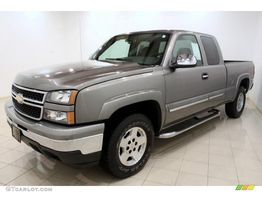 2007 Silverado 1500 Classic Z71 Extended Cab 4x4 - Graystone Metallic / Dark Charcoal photo #3