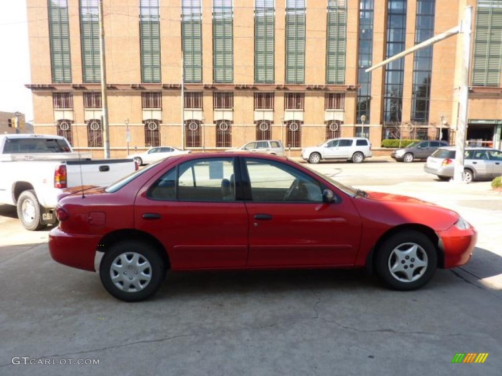 2003 Cavalier Sedan - Victory Red / Graphite Gray photo #5