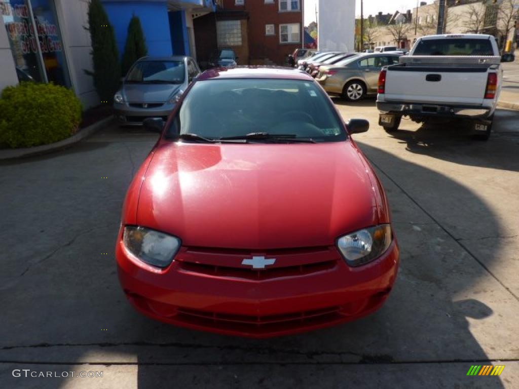 2003 Cavalier Sedan - Victory Red / Graphite Gray photo #10