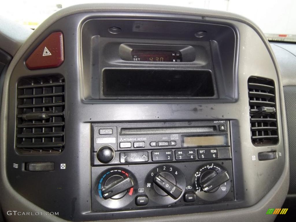 2001 Montero XLS 4x4 - Solano Black Pearl / Gray photo #12