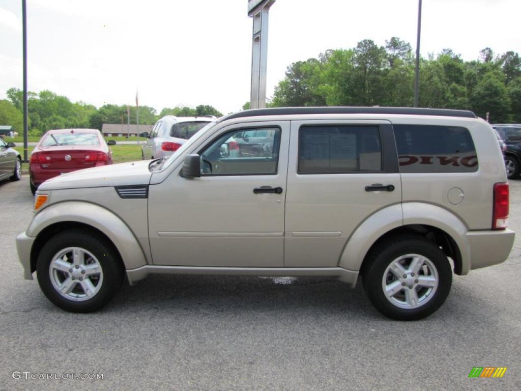 Light Sandstone Metallic 2010 Dodge Nitro SXT Exterior Photo #48468093