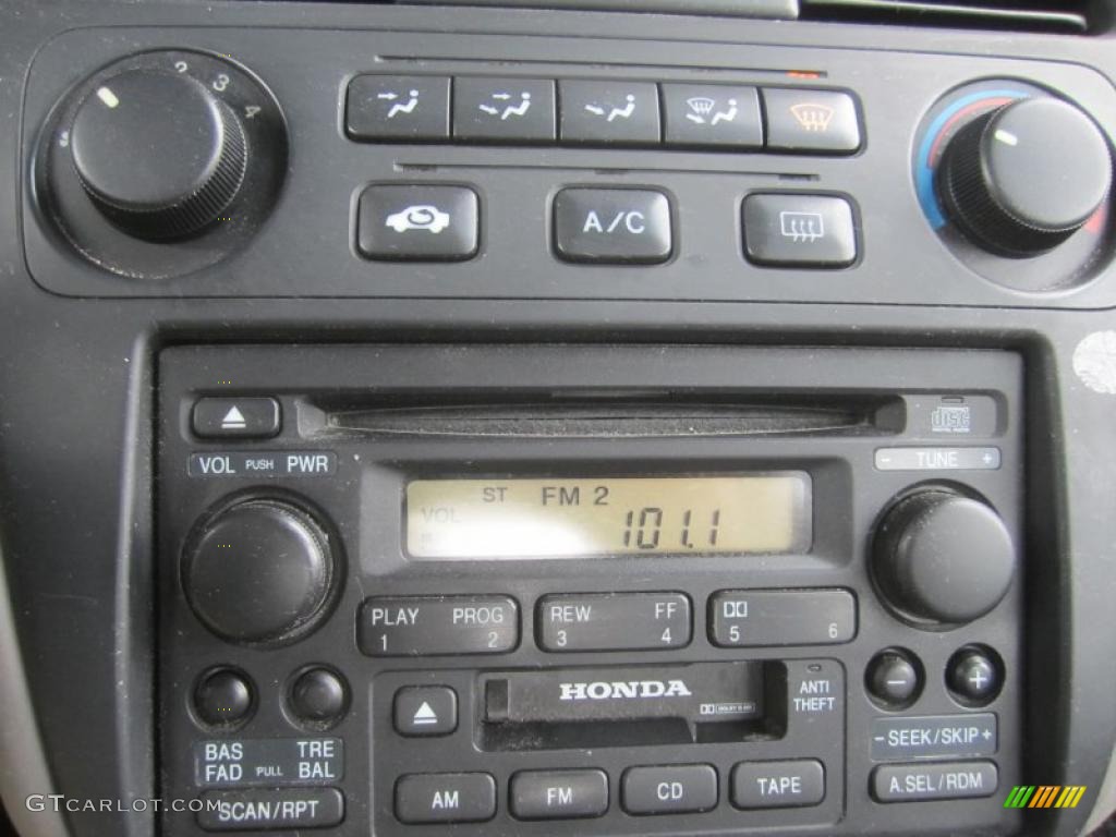 2002 Honda Accord VP Sedan Controls Photo #48468468