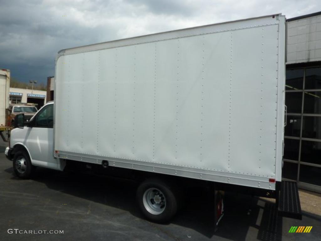 Summit White 2011 Chevrolet Express Cutaway 3500 Moving Van Exterior Photo #48468507