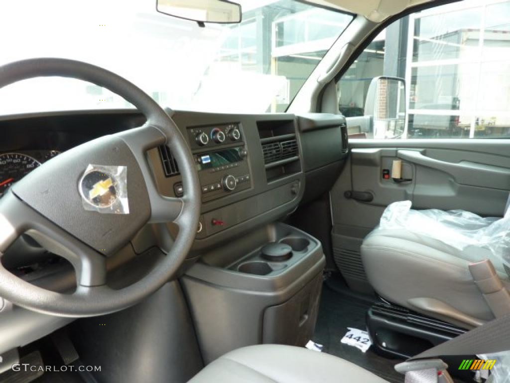 2011 Chevrolet Express Cutaway 3500 Moving Van Medium Pewter Dashboard Photo #48468615