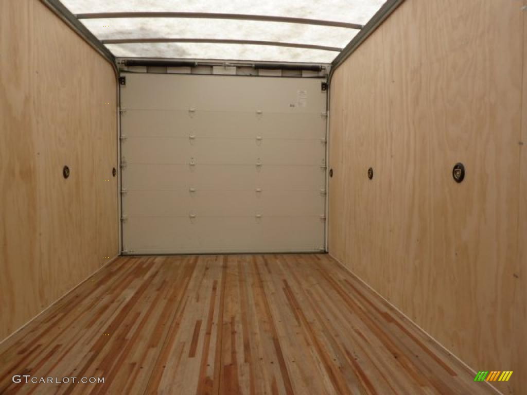 2011 Chevrolet Express Cutaway 3500 Moving Van Trunk Photo #48468645