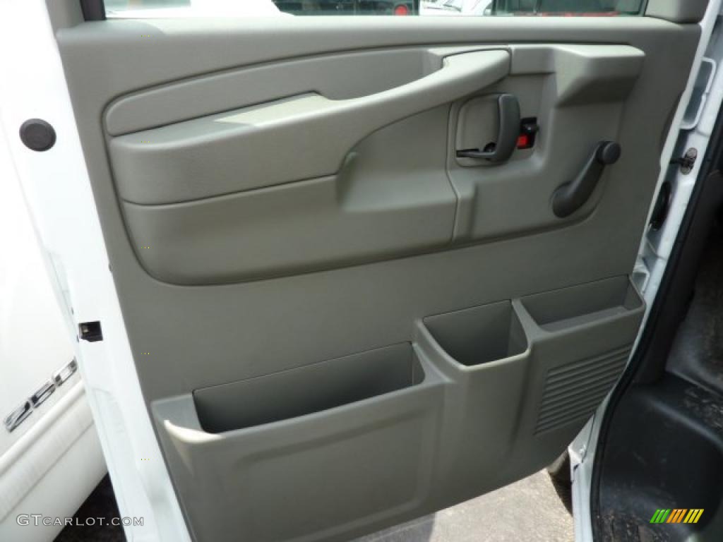 2011 Chevrolet Express Cutaway 3500 Utility Van Medium Pewter Door Panel Photo #48468906