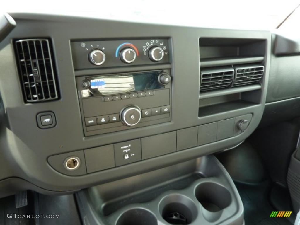 2011 Chevrolet Express Cutaway 3500 Utility Van Controls Photos