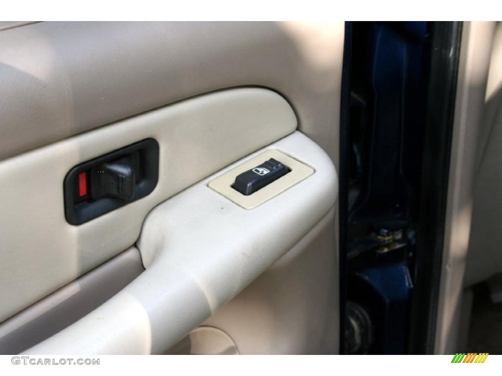 2001 Tahoe LT 4x4 - Indigo Blue Metallic / Tan/Neutral photo #29