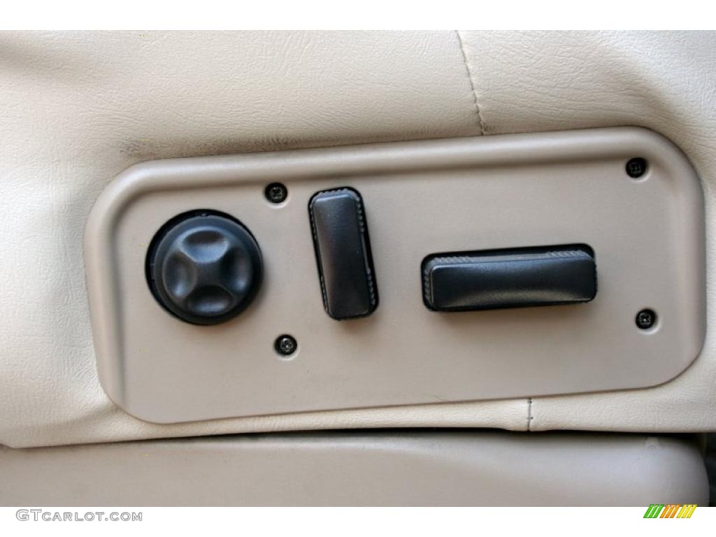 2001 Tahoe LT 4x4 - Indigo Blue Metallic / Tan/Neutral photo #36