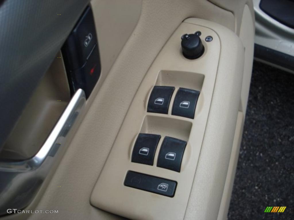 2005 A4 1.8T quattro Sedan - Canvas Beige Metallic / Beige photo #12