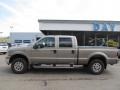 2006 Arizona Beige Metallic Ford F250 Super Duty XLT Crew Cab 4x4  photo #2