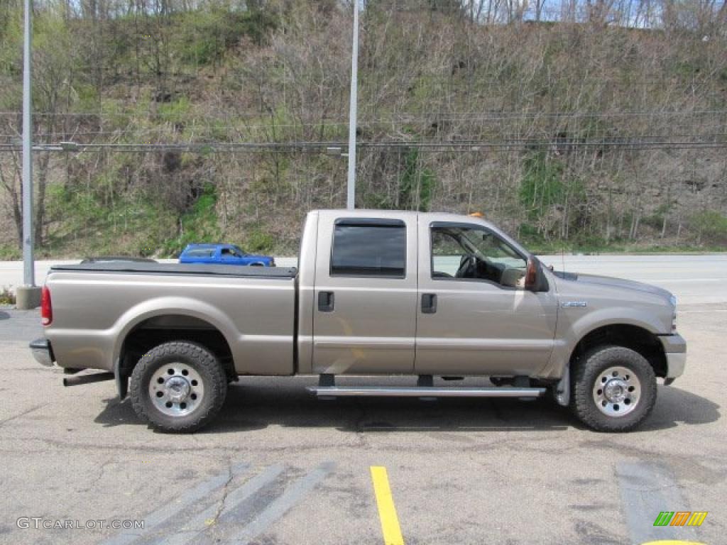 Arizona Beige Metallic 2006 Ford F250 Super Duty XLT Crew Cab 4x4 Exterior Photo #48471378