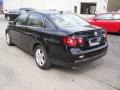 Black - Jetta SE Sedan Photo No. 4