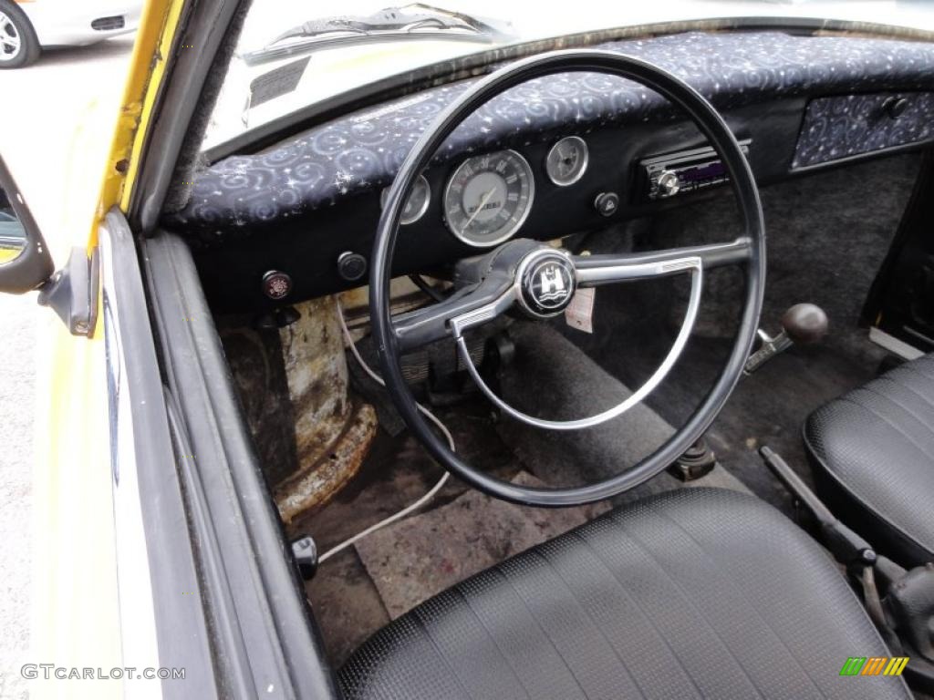 1971 Volkswagen Karmann Ghia Coupe Black Steering Wheel Photo #48472080