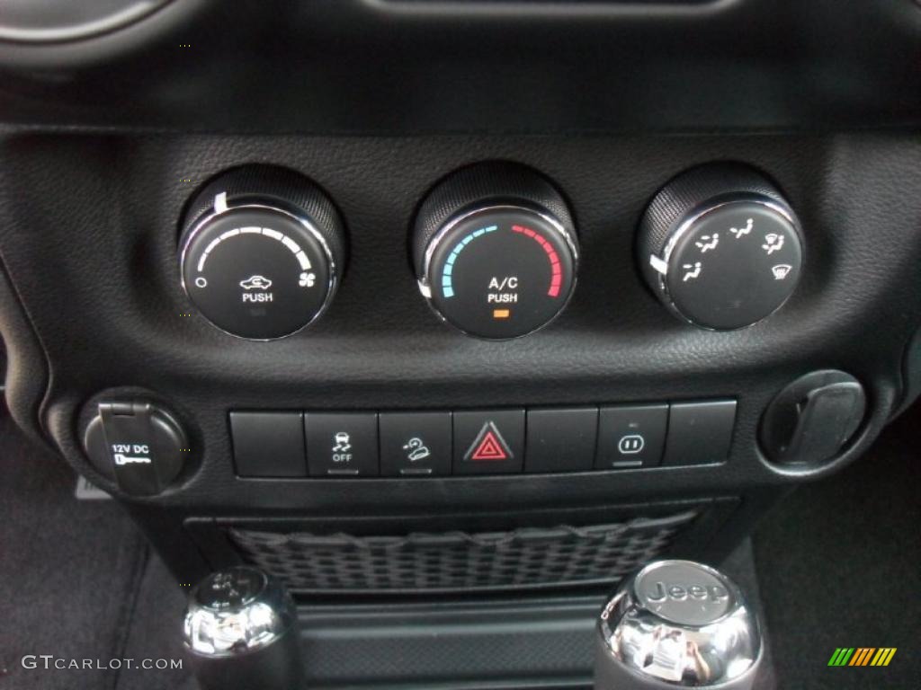 2011 Jeep Wrangler Rubicon 4x4 Controls Photo #48472746